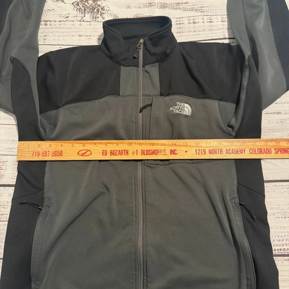 The North Face TKA‎ Stretch Full-Zip Jacket Black and Gray Men's Size Medium